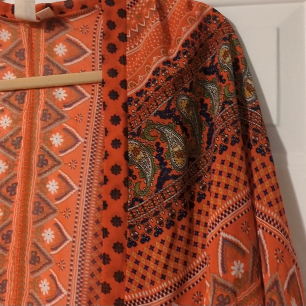 Francesca's Bird Cage sheer orange Paisley boho open front top batwing kimono - Picture 2 of 8